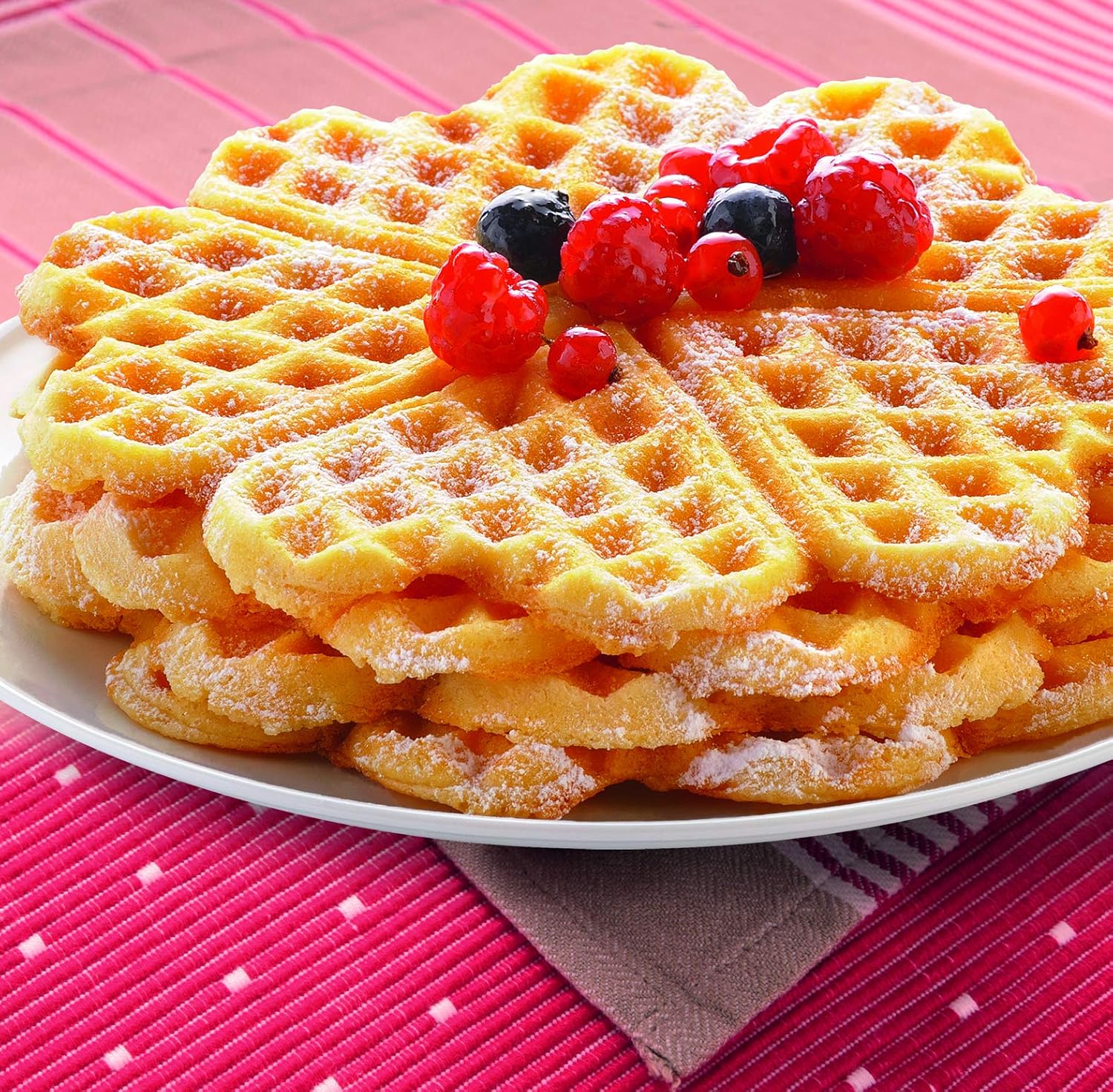 Tefal - Gaufrier WM310D - 1000W - plaques cœur antiadhésives, régulateur de température, bac récupérateur