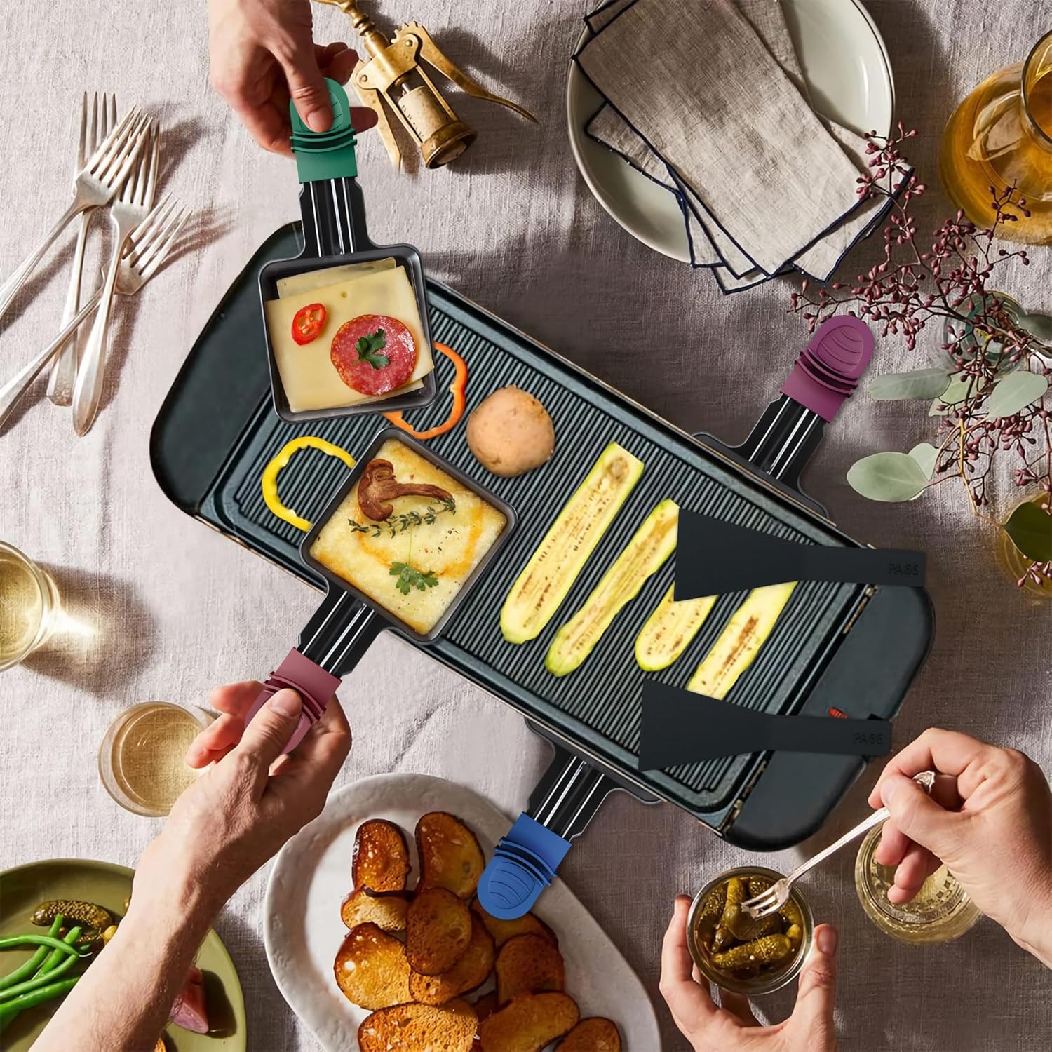 Poêlons à raclette carrés - mini format - revêtement antiadhésif, poignées colorées, 4 spatules, compatible lave-vaissel