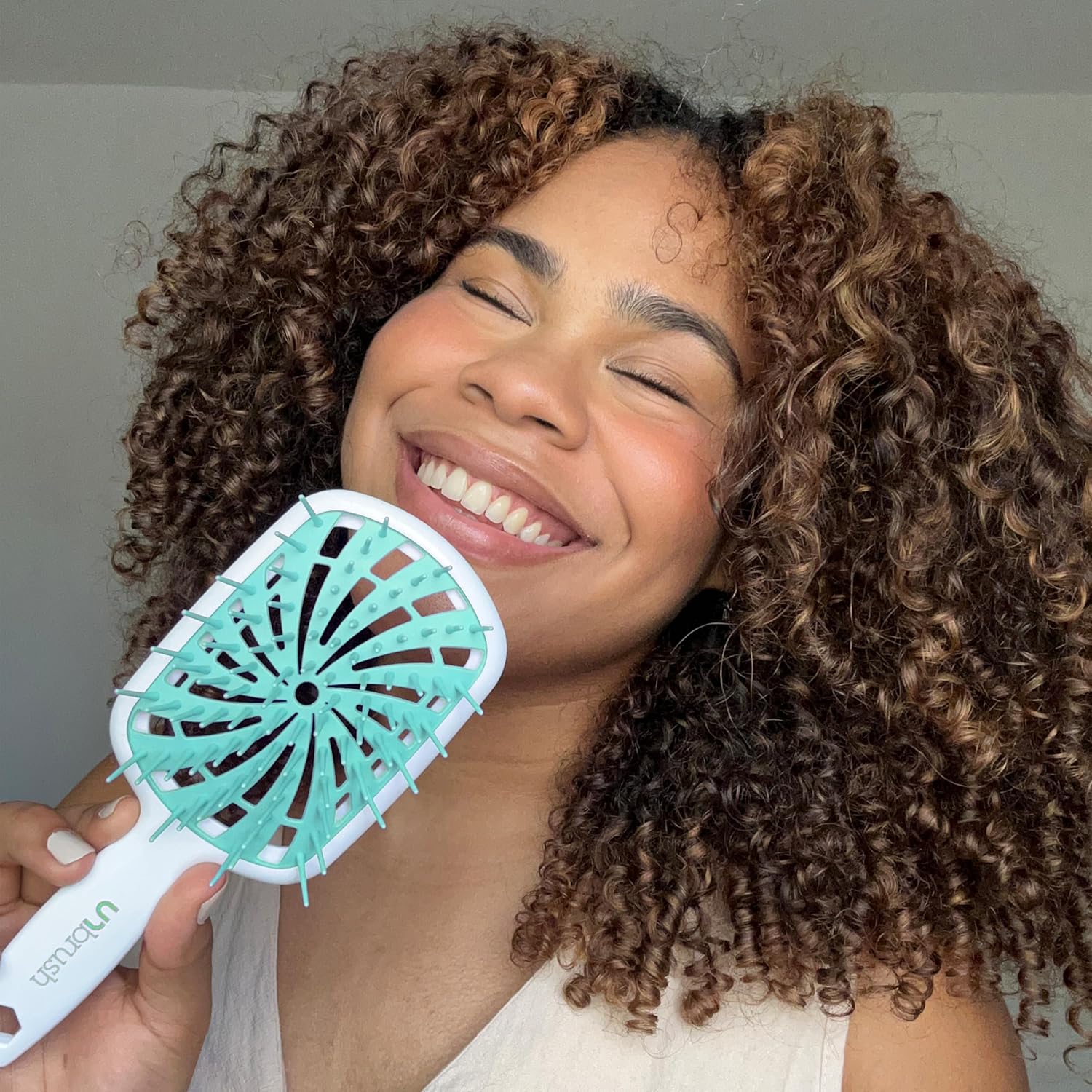 FHI Heat - UNbrush Plus - ultra légère - 84 poils UltraFlex, démêle cheveux mouillés/secs