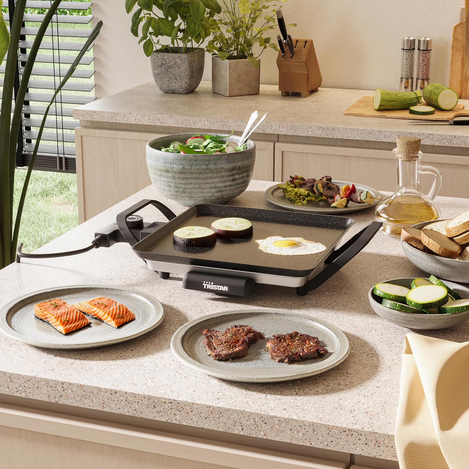 Tristar - Table Grill Slim M - 28x28 cm - Thermostat réglable, antiadhésif, bac amovible - BP-2666