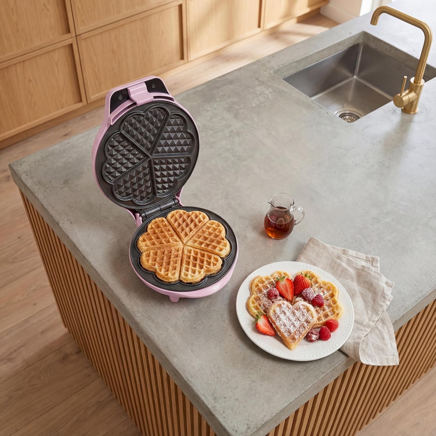 Bestron - Gaufrier rétro cœur - 700W - revêtement anti-adhésif, rose